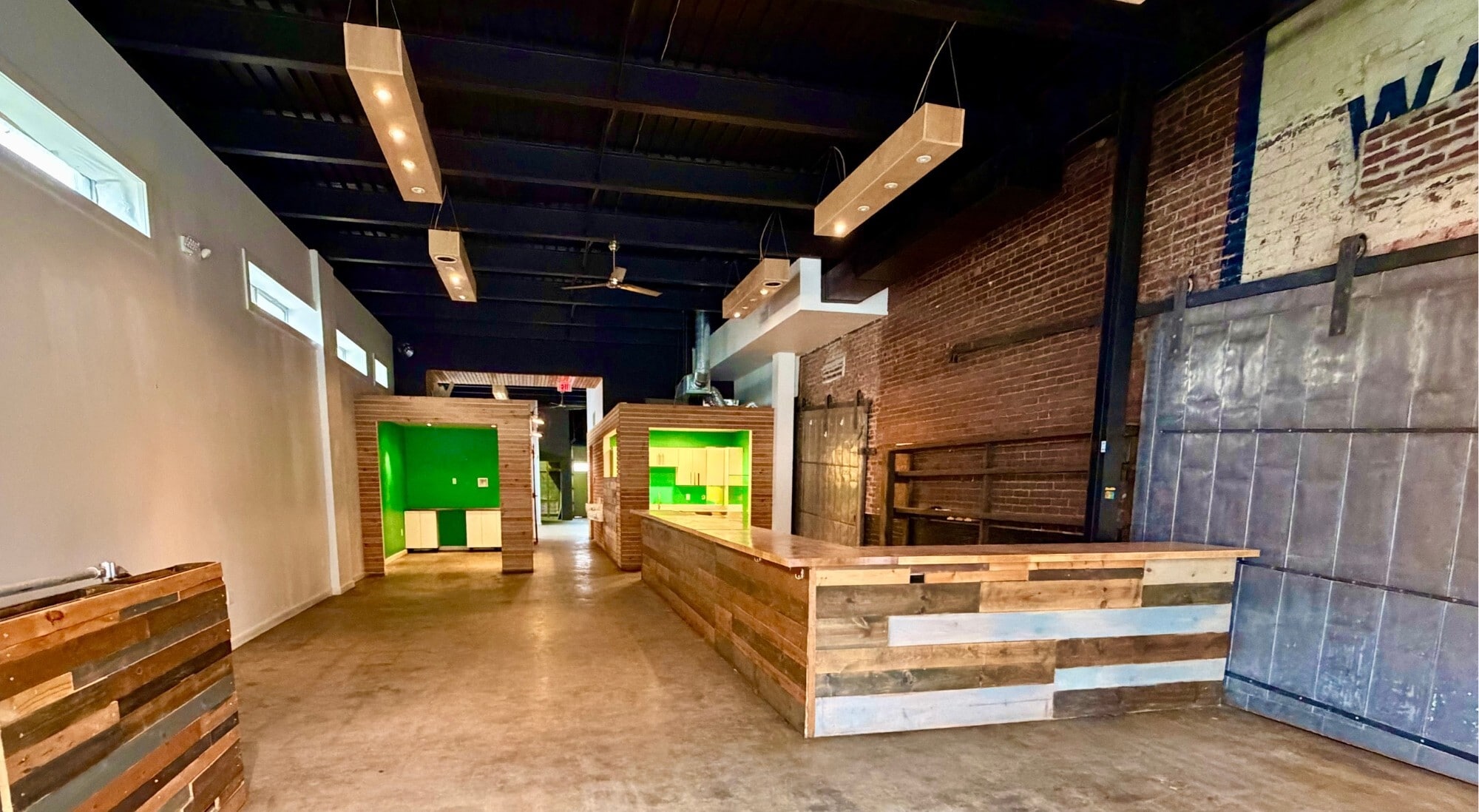 1735 Oak St, Kansas City, MO for Rent