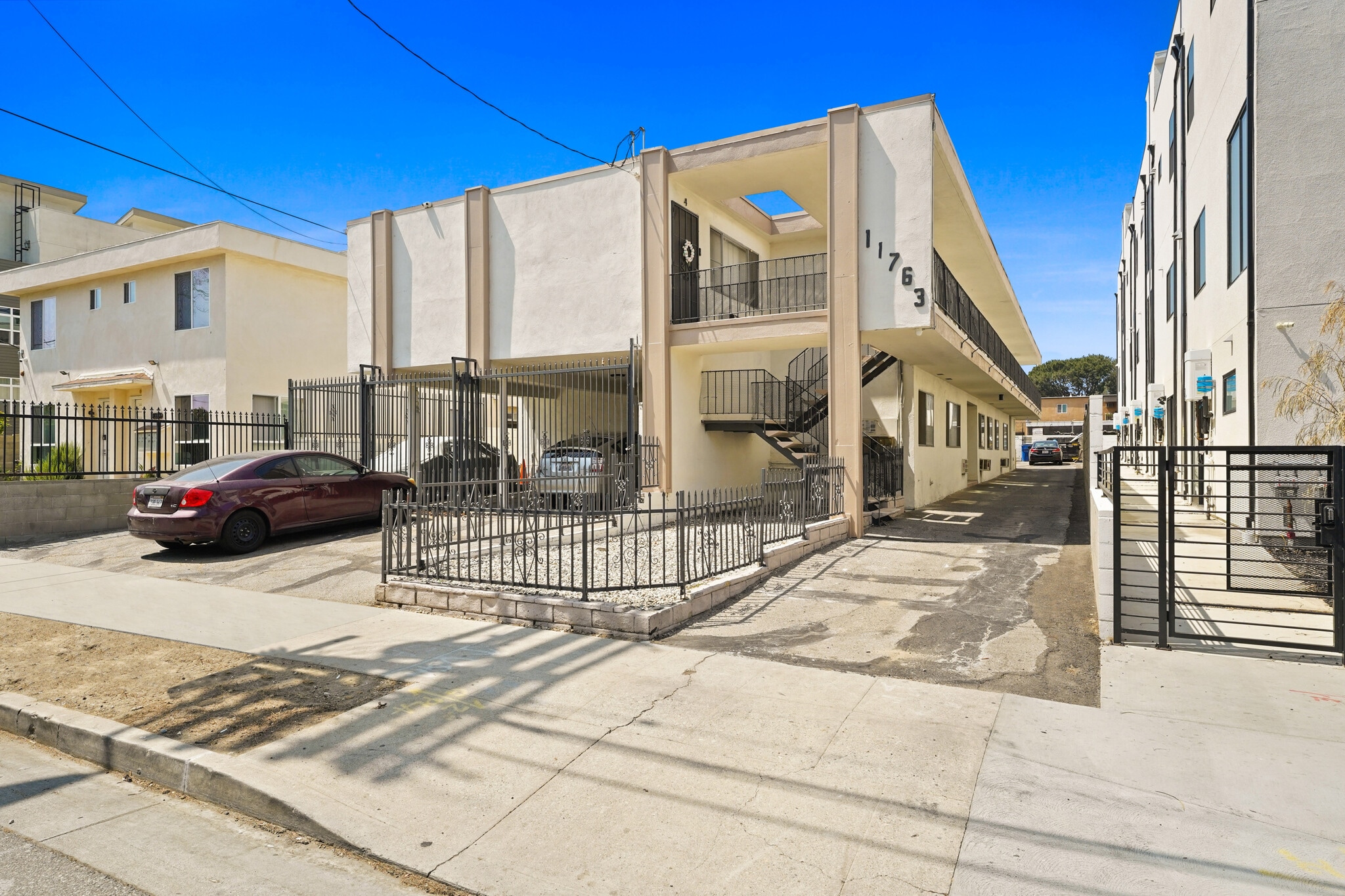 11763 Hamlin St, North Hollywood, CA for Sale