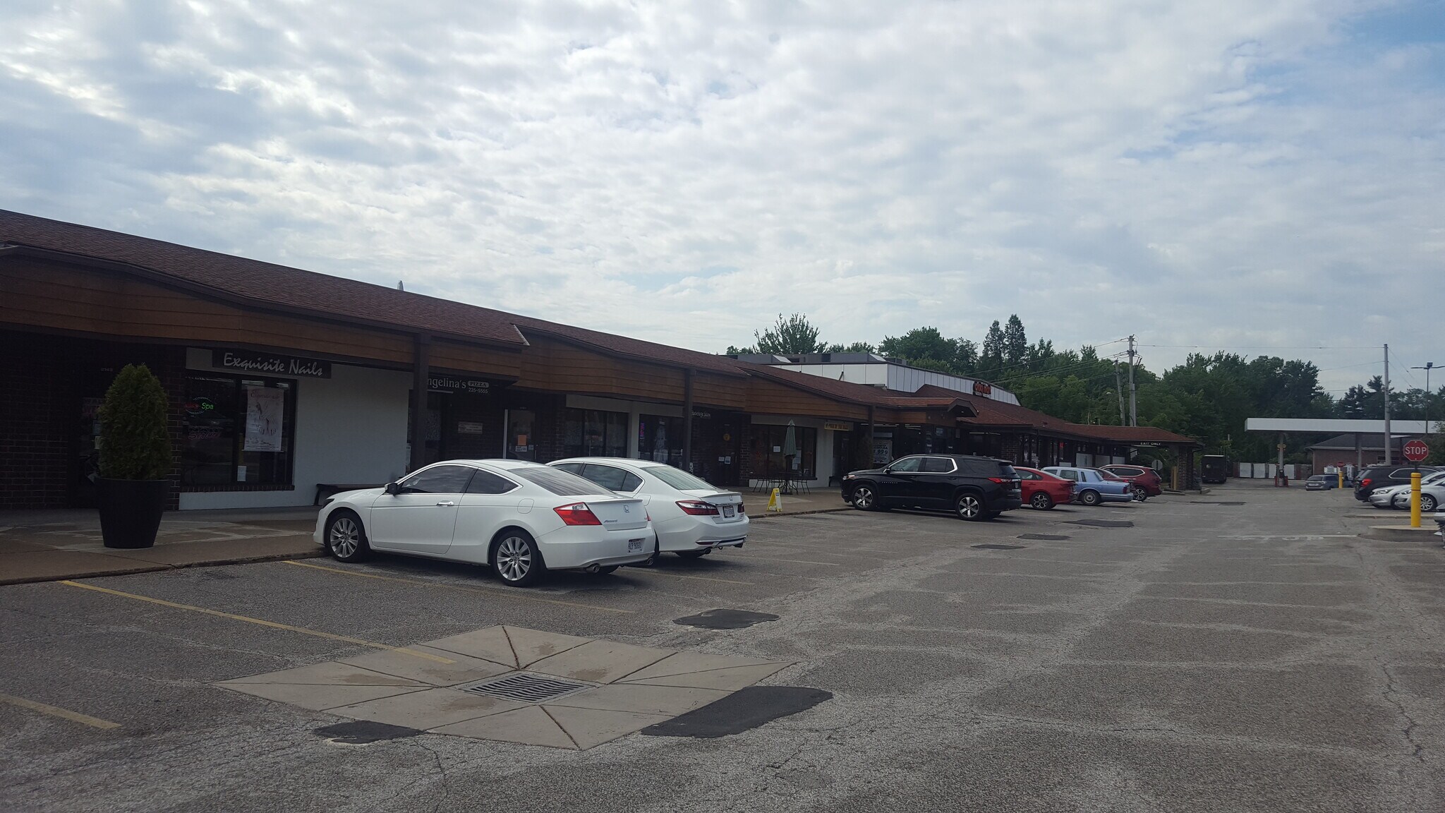 8113-8197 Columbia Rd, Olmsted Falls, OH for Rent