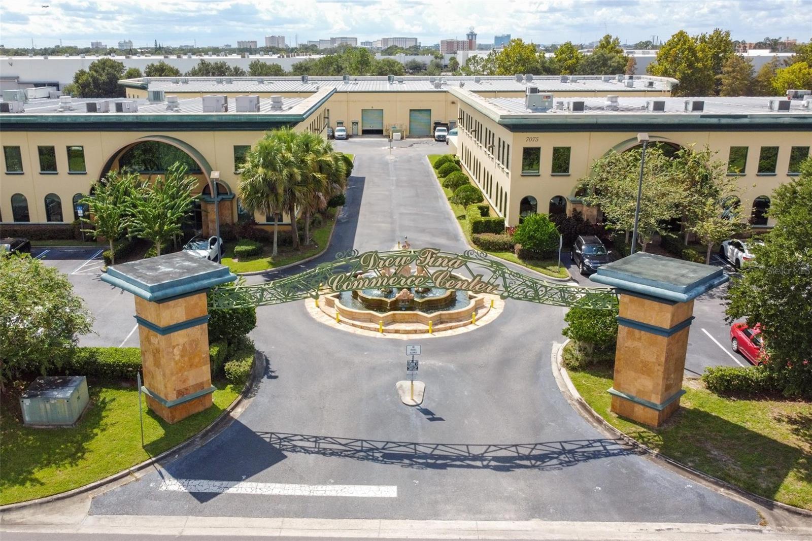 7075 Kingspointe Pky, Orlando, FL for Sale