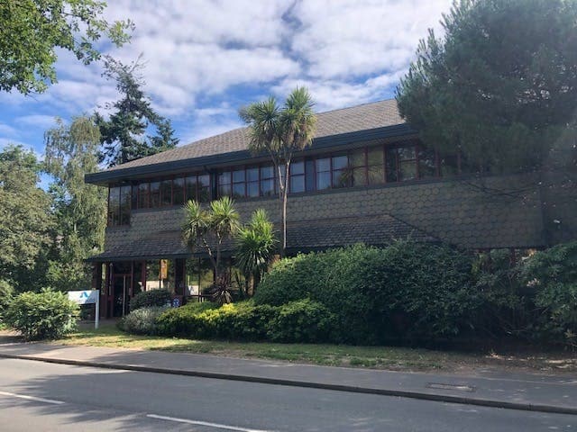 142 Oyster Ln, Byfleet, SRY for Sale