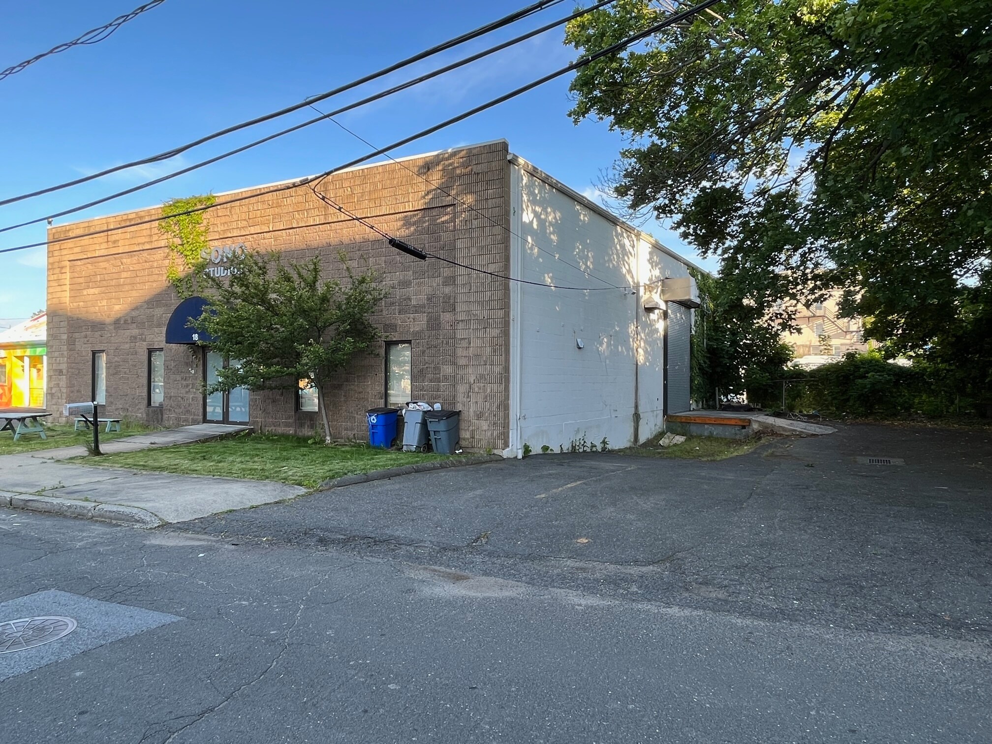 18 Leonard St Norwalk, CT 06850 Industrial Property for Lease on