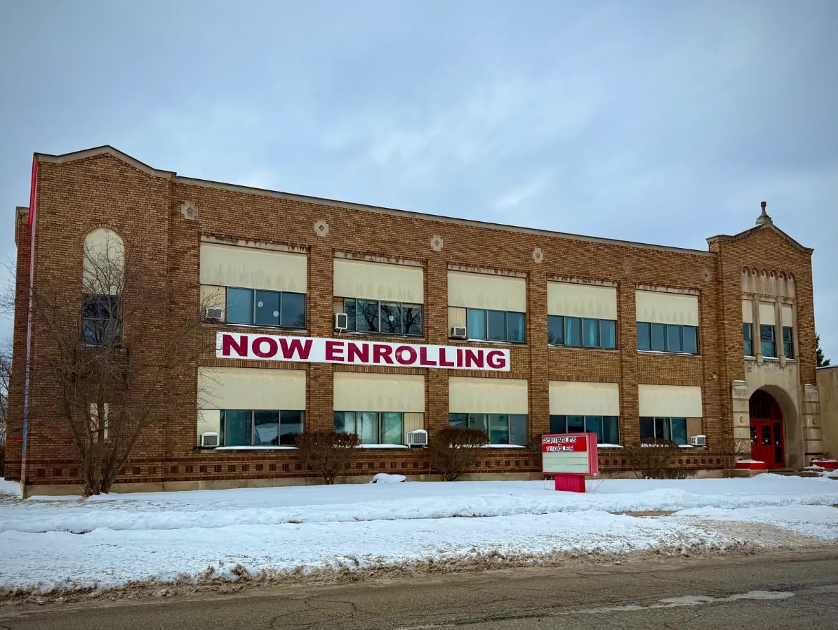 609 N Verlinden Ave, Lansing, MI for Sale