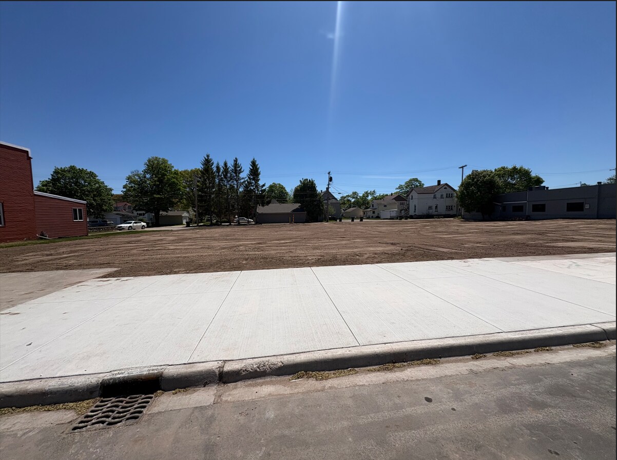 223 Ludington St, Escanaba, MI for Sale