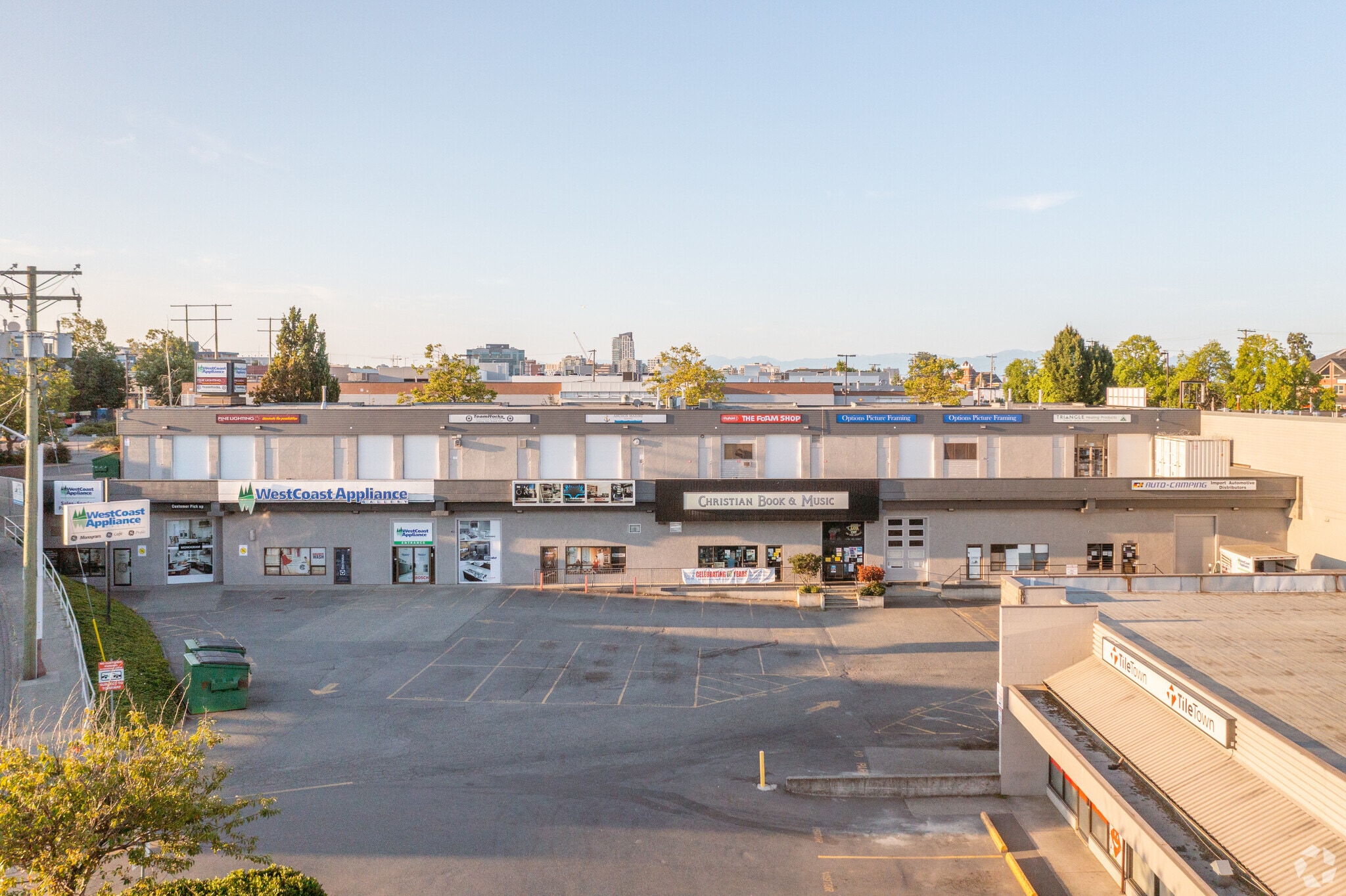 3090 Nanaimo St, Victoria, BC for Rent