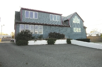 88 Valley Rd, Middletown, RI for Rent