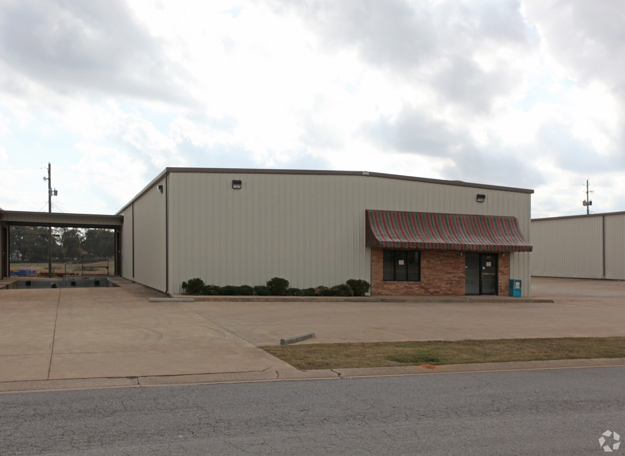30 Commerce Ave, Hueytown, AL for Rent