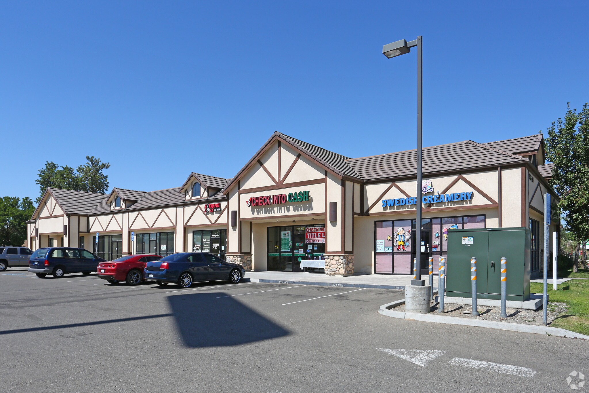 380-396 Sierra St, Kingsburg, CA for Rent