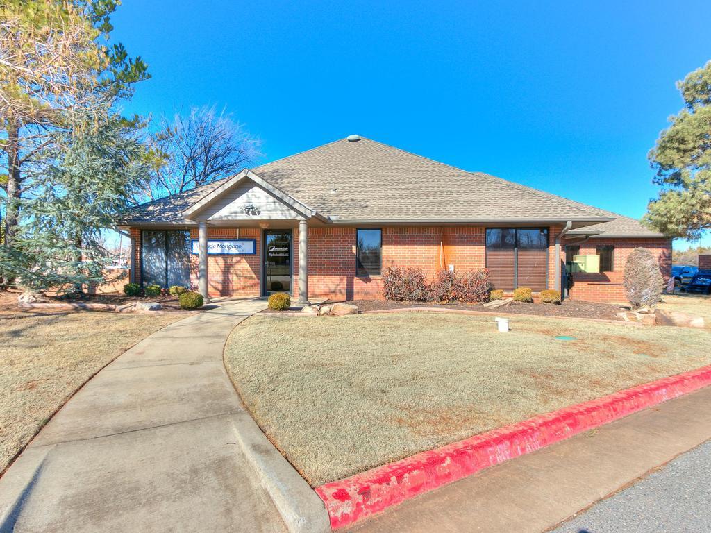 1220 S Santa Fe Ave, Edmond, OK for Sale