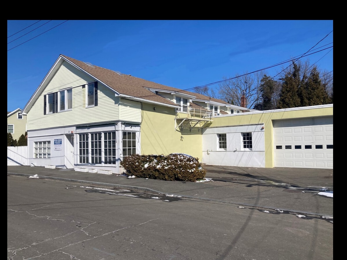 21 Northfield St Greenwich, CT 06830 Retail Property for Lease on