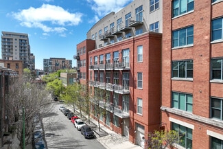 Chicago, IL undefined - 824 W Superior St