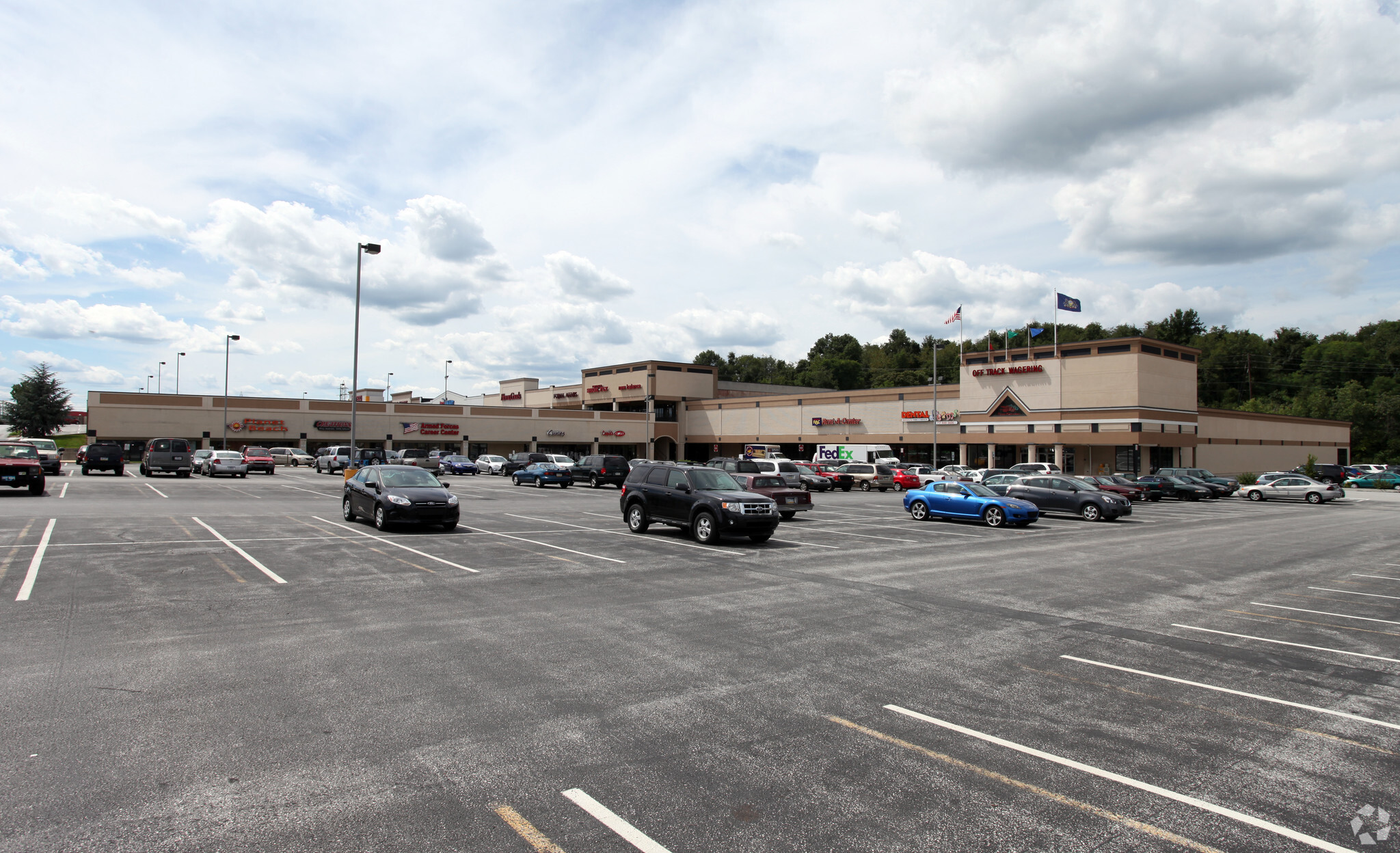 351-425 Loucks Rd York, PA 17404 - Shopping Center Property for Lease ...