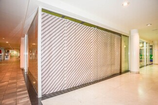 Olot, GER Storefront - 10 Carrer Antoni Llopis