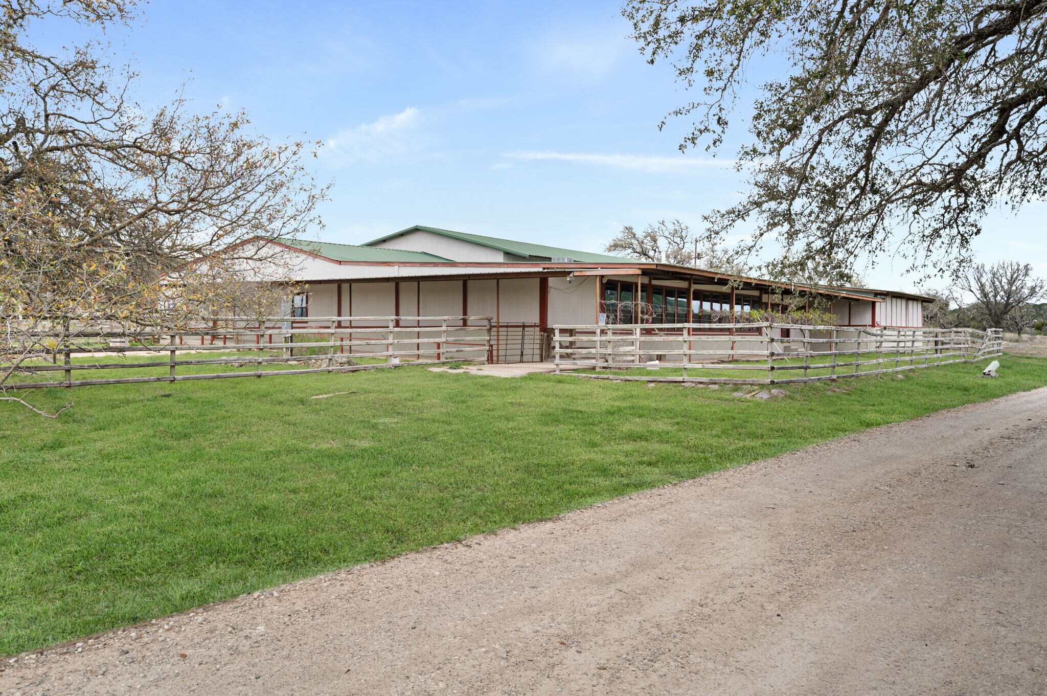 2412 Usener Rd rd, Fredericksburg, TX for Sale