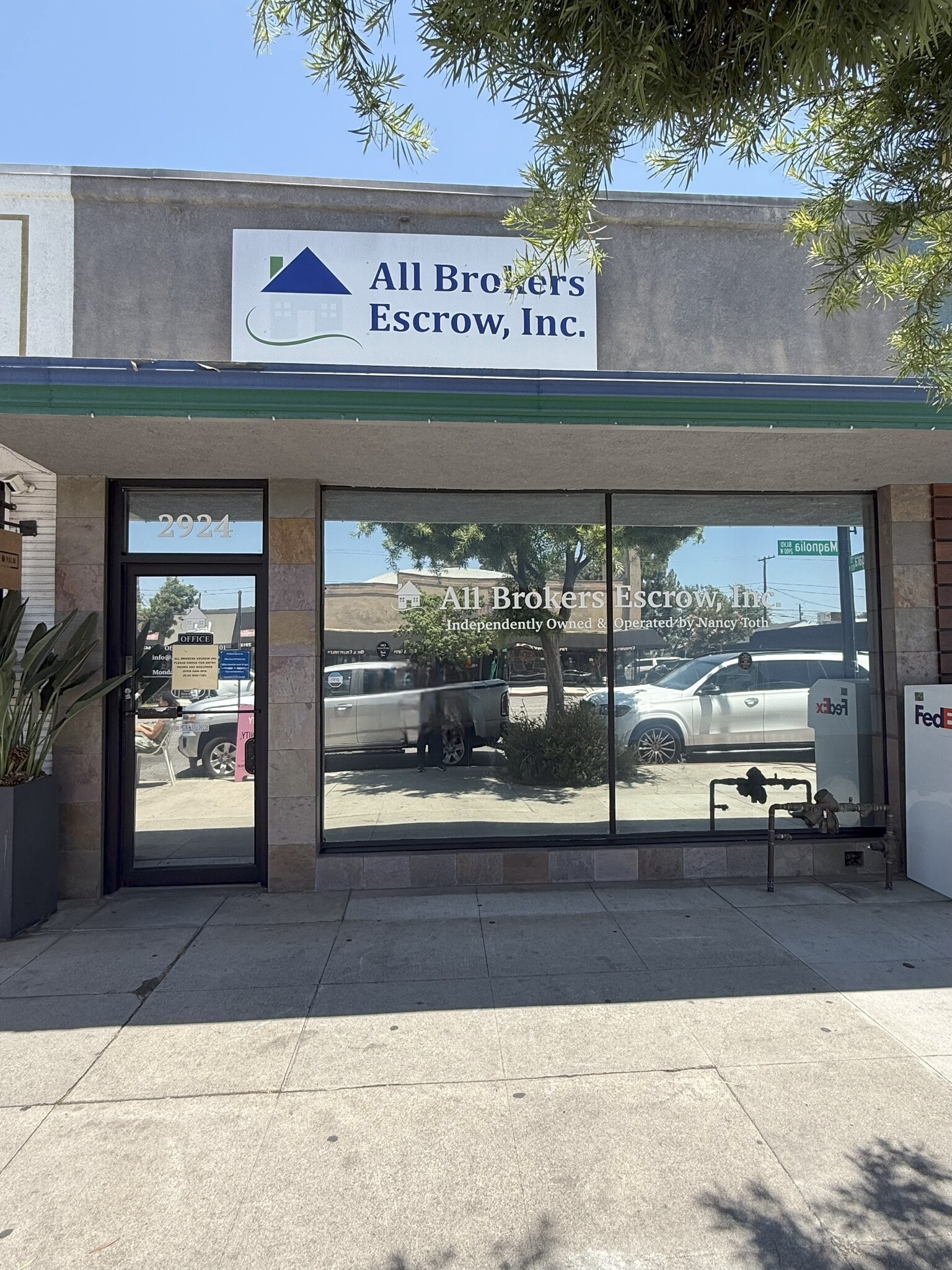 2922-2926 W Magnolia Blvd, Burbank, CA for Rent