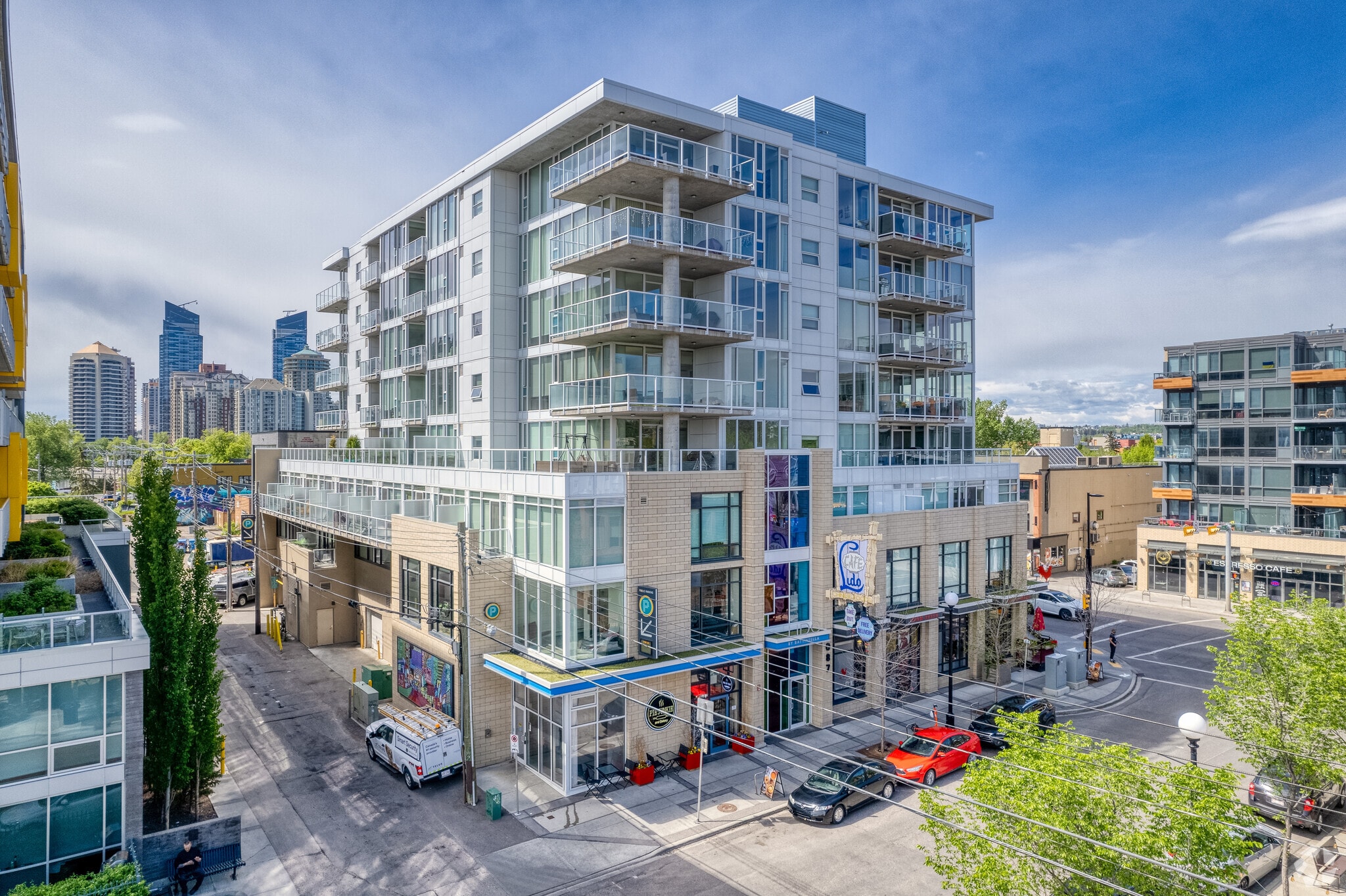 144 10th St NW, Calgary, AB for Rent