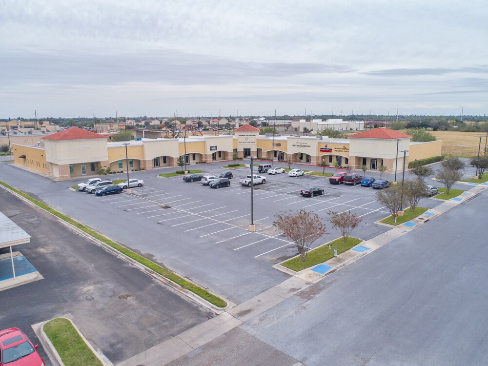 4101-4179 Crosspoint Blvd, Edinburg, TX for Sale