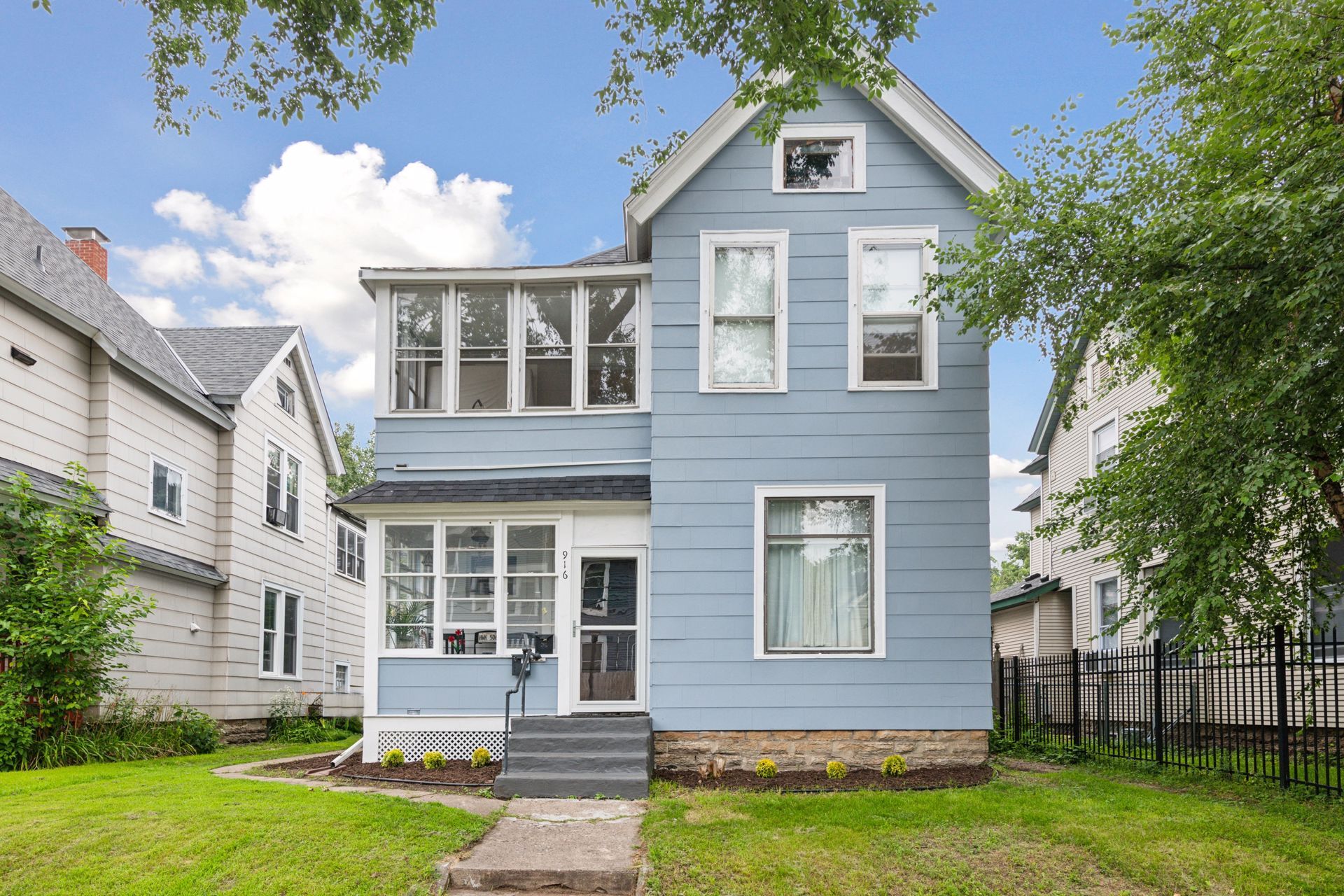 916 W 26th St, Minneapolis, MN for Sale