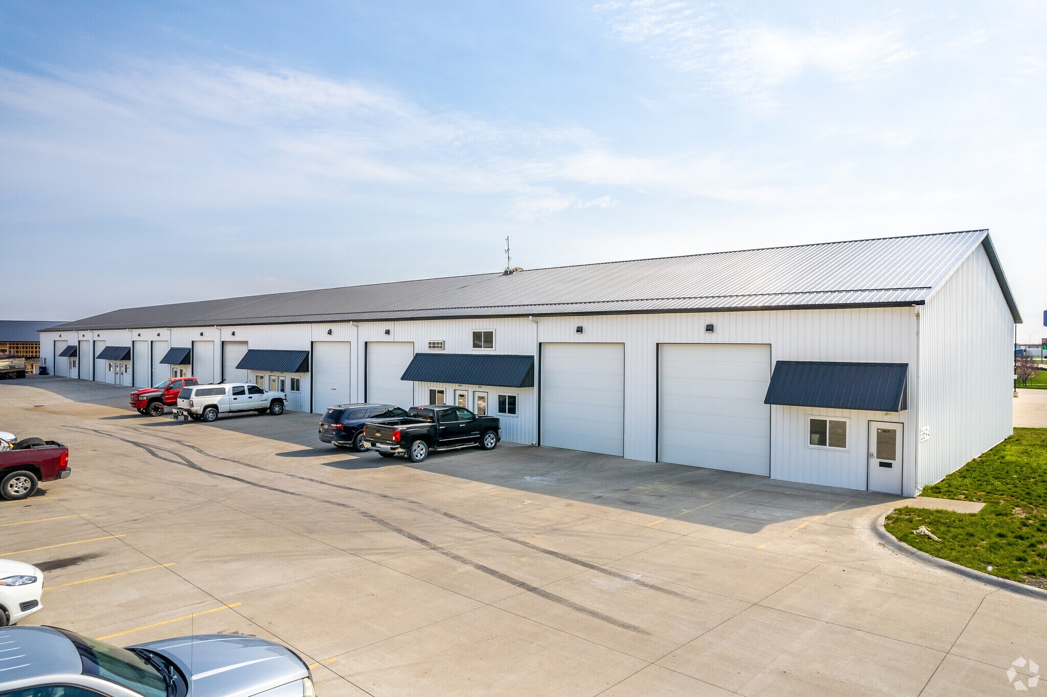 3694 W 83rd St Davenport, IA 52806 Industrial Property for Lease on