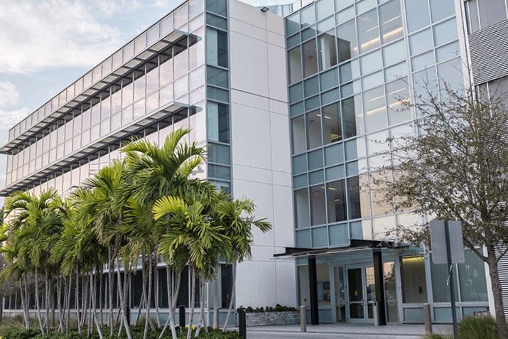 21550 Biscayne Blvd, Aventura, FL for Rent