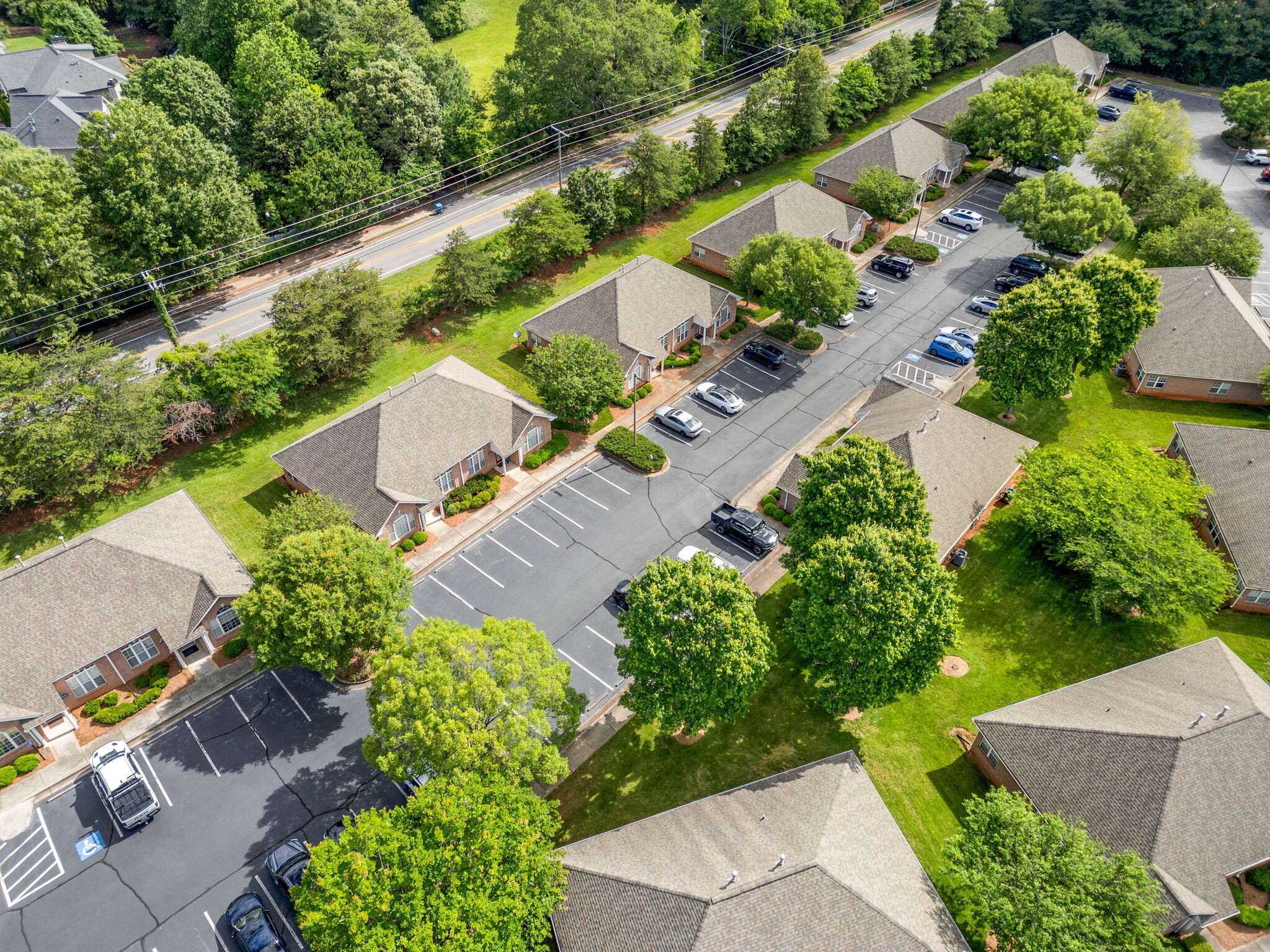 1402 Abbey Ct, Alpharetta, GA for Rent