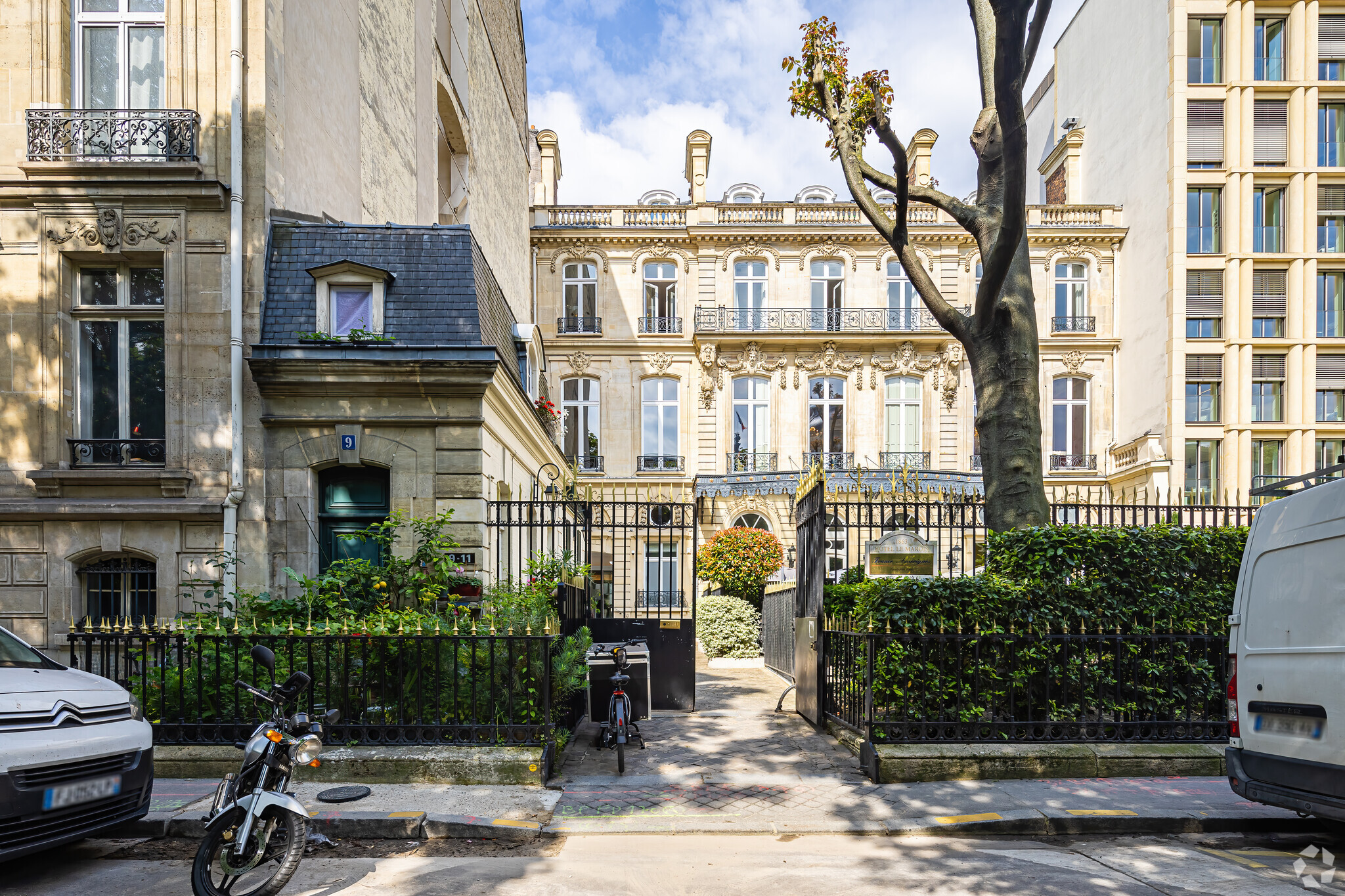 9 Avenue Franklin D. Roosevelt, Paris, PAR for Rent