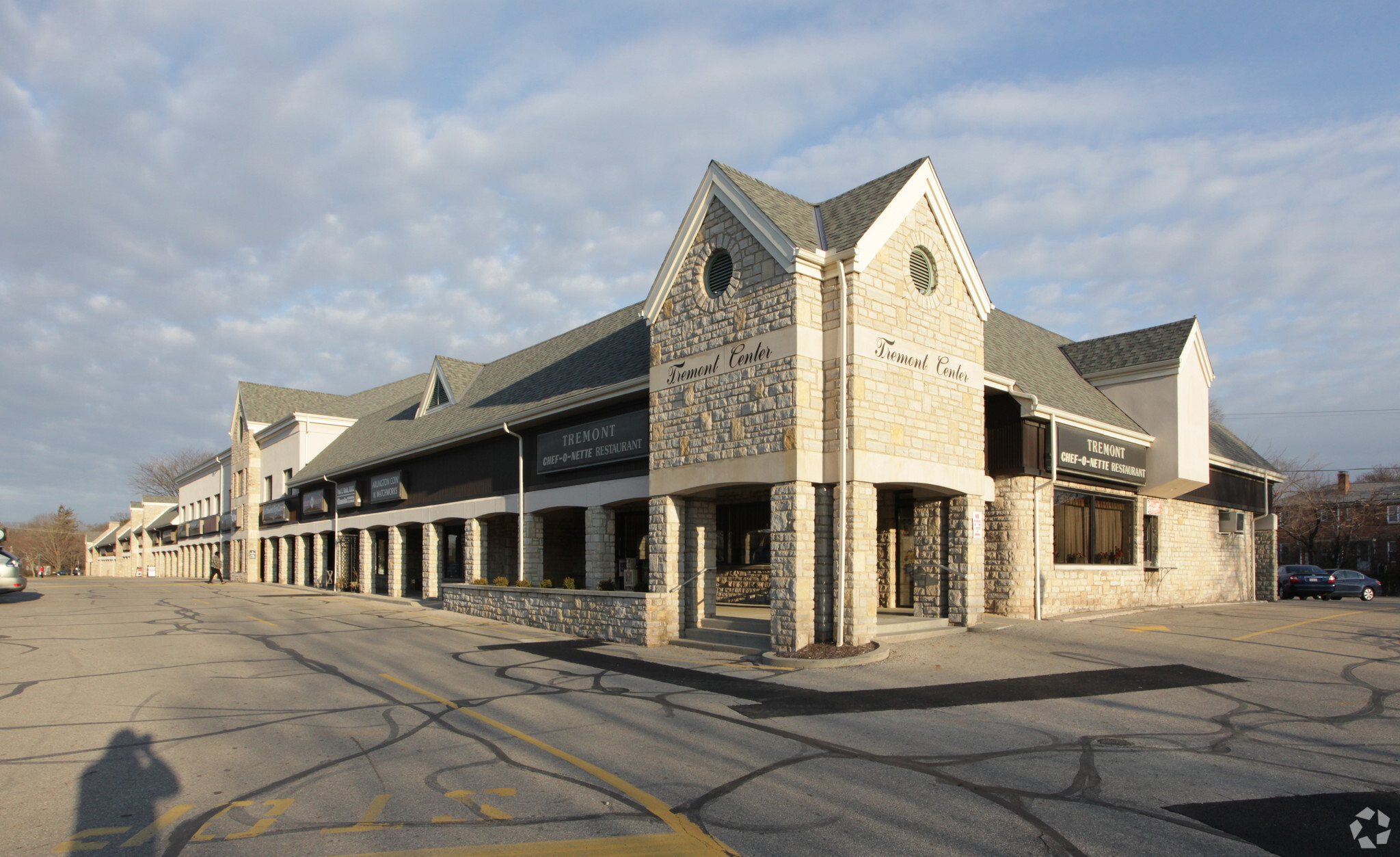 2090-2160 Tremont Center, Upper Arlington, OH for Rent