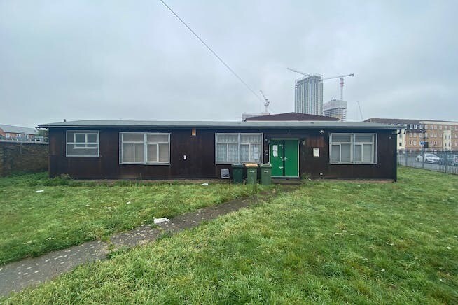 3 Hamilton Rd, London, LND for Rent