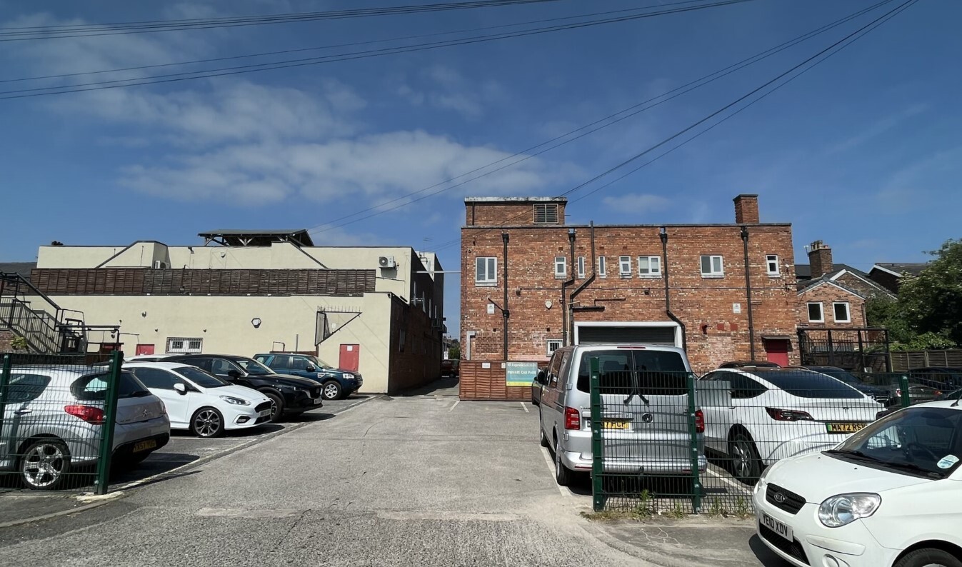317-319 Palatine Rd, Manchester, GTM for Sale