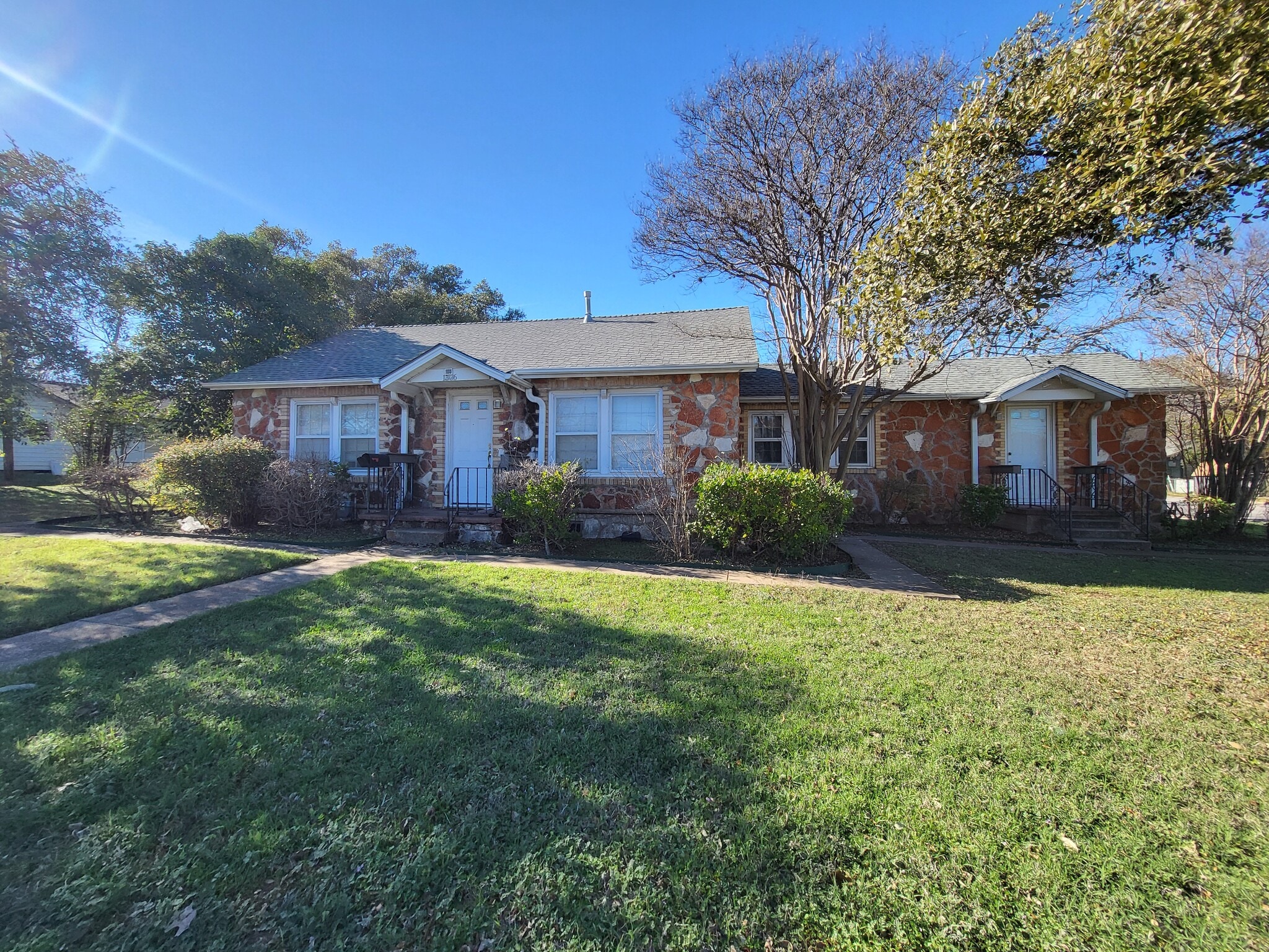 1306 N Main St, Belton, TX for Rent
