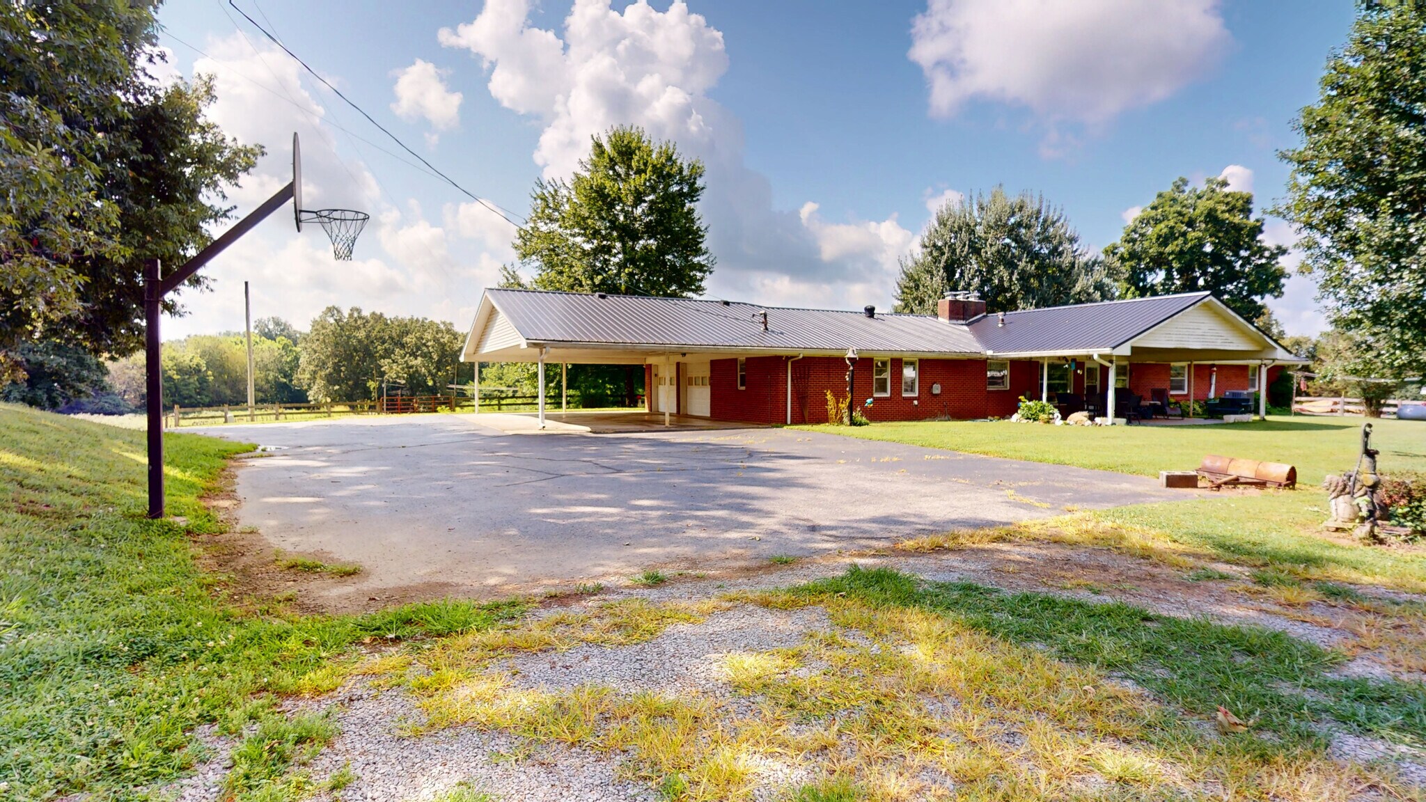 1886 Bowling Green Rd, Scottsville, KY for Sale