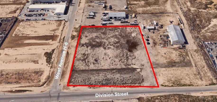 45711 Division St, Lancaster, CA for Rent