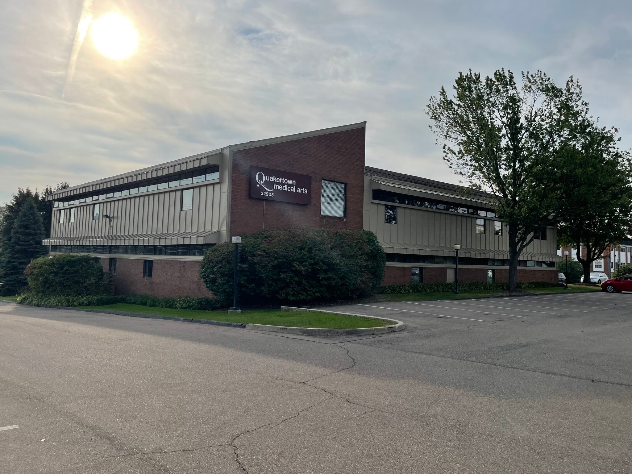 32905 W 12 Mile Rd, Farmington Hills, MI for Sale