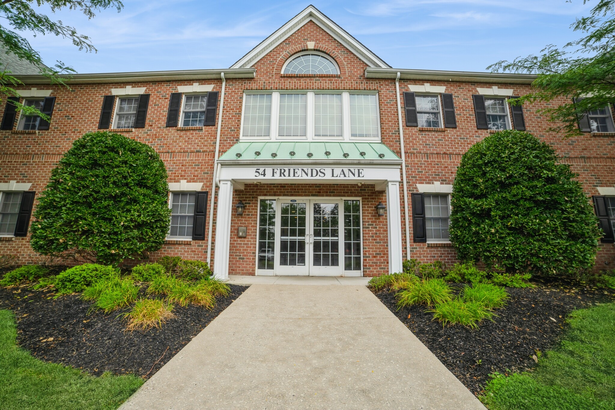 54 Friends Ln, Newtown, PA for Sale