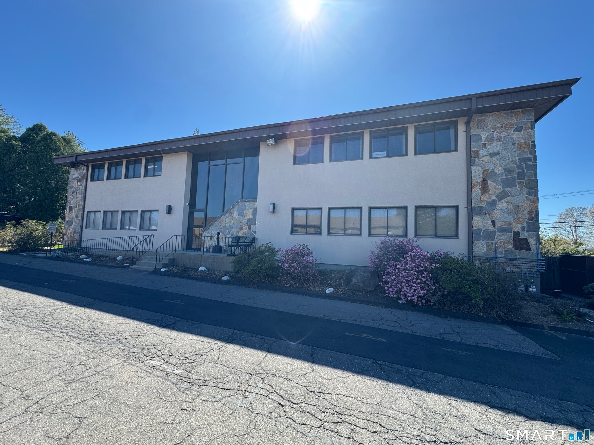 160 Oak St, Glastonbury, CT for Sale