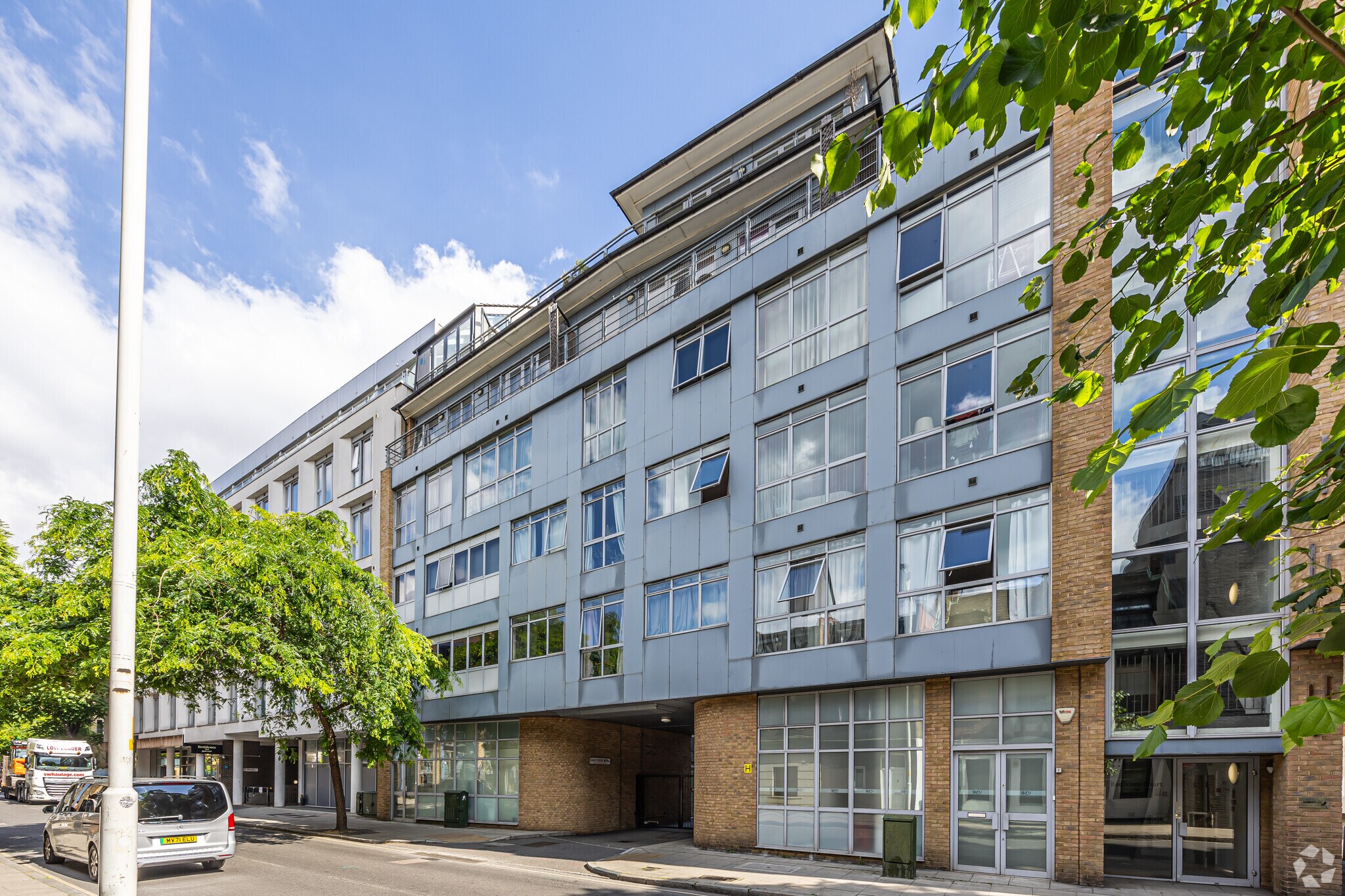 217 Long Ln, London, LND for Rent