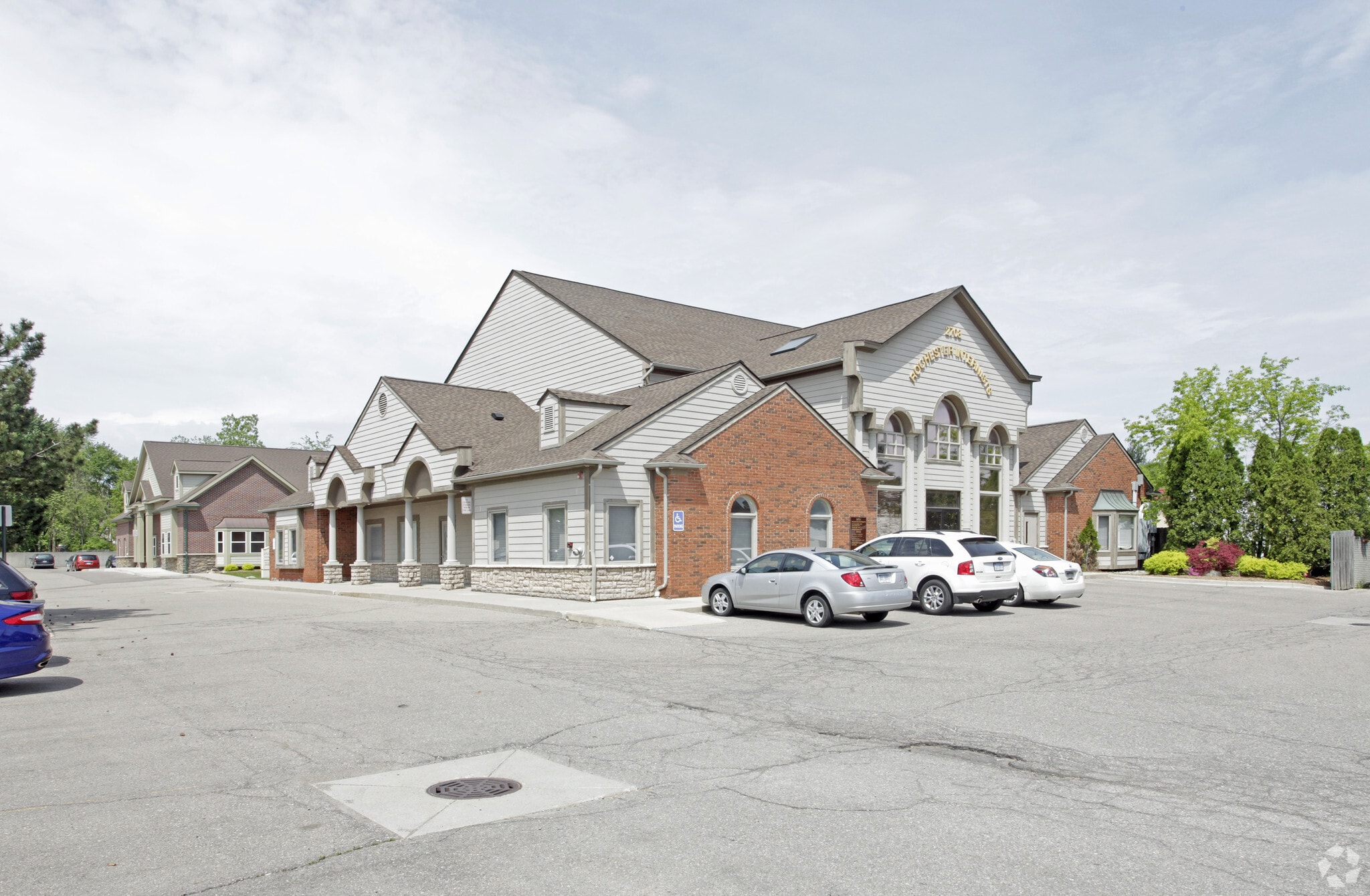 2708 S Rochester Rd, Rochester Hills, MI for Sale
