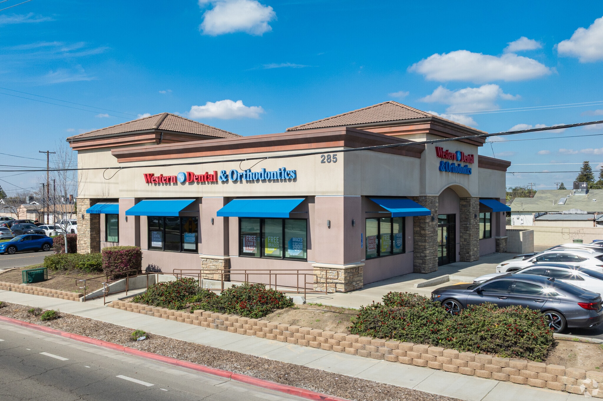 285 W El Monte Way, Dinuba, CA for Sale