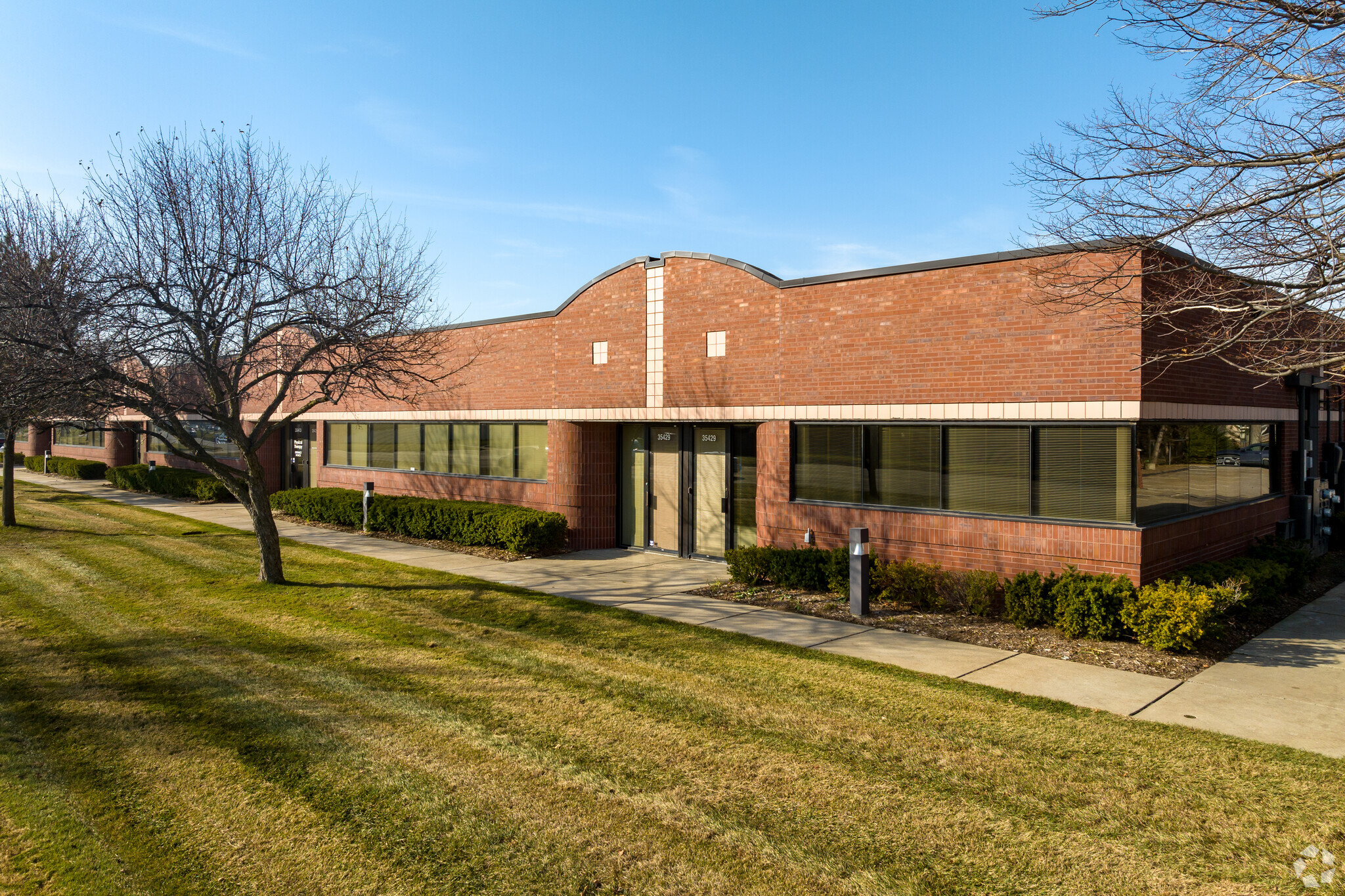 35409-35429 Schoenherr Rd, Sterling Heights, MI for Rent