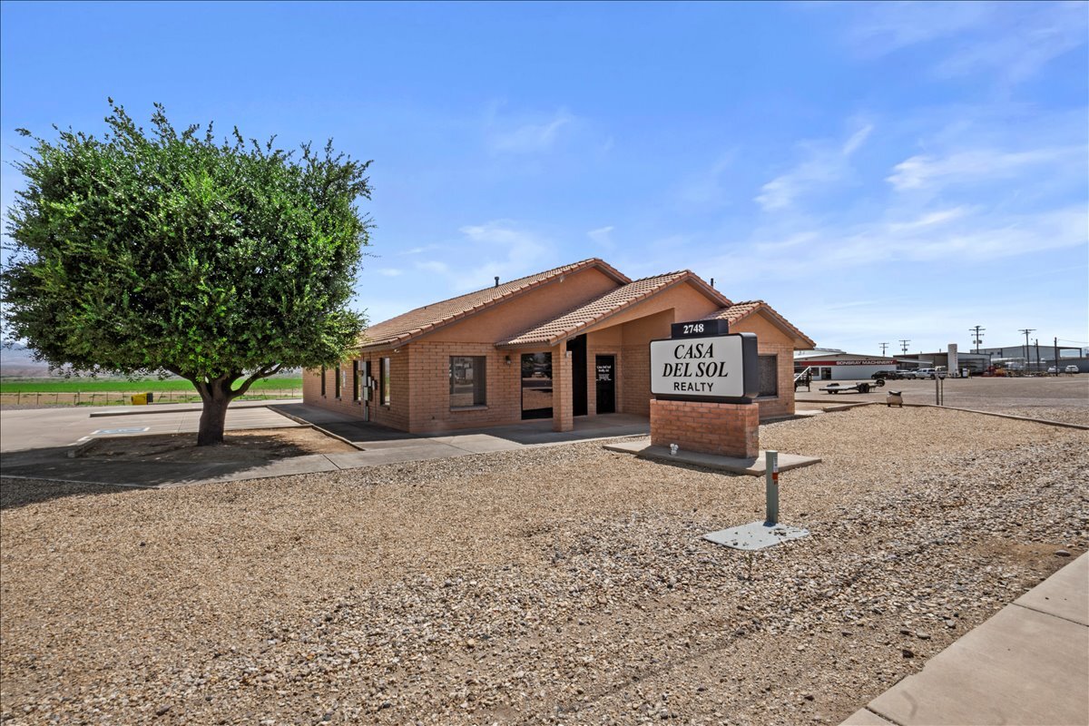 2748 W US Highway 70, Thatcher, AZ for Sale