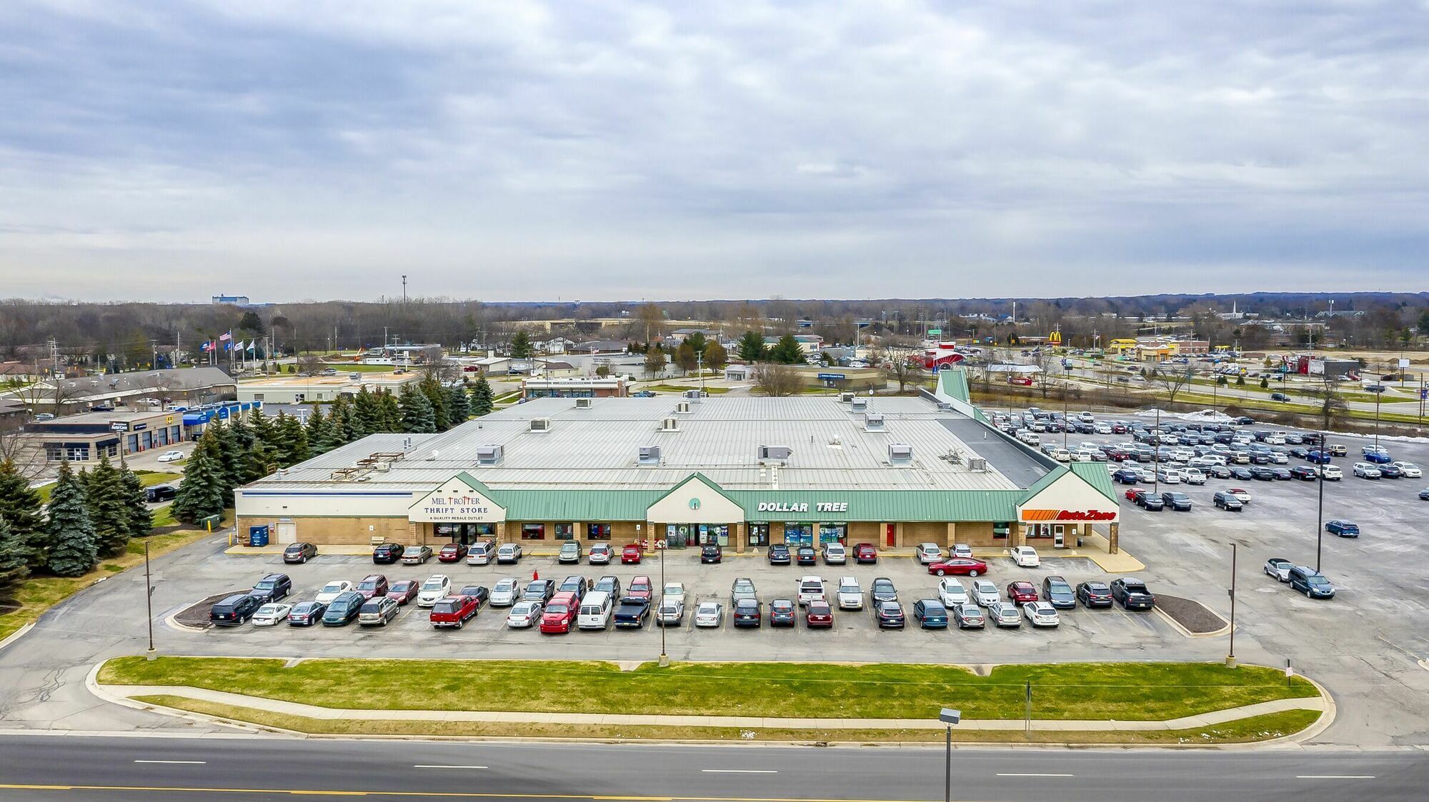 7500 Cottonwood Dr, Jenison, MI for Sale