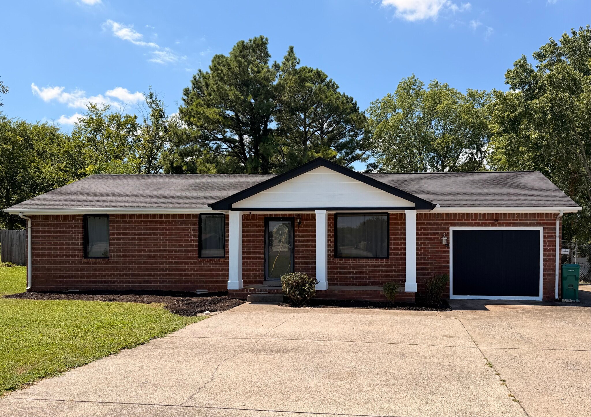 738 Nissan Dr, Smyrna, TN for Sale