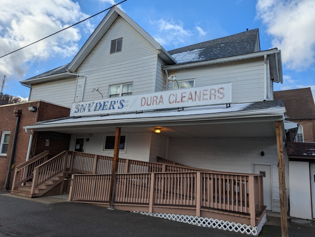 445 Somerset St, Johnstown, PA for Rent