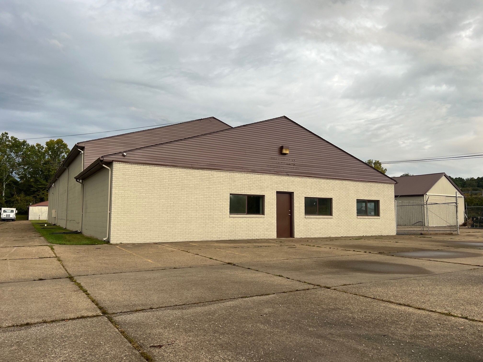 1321 DuPont Rd, Parkersburg, WV for Rent