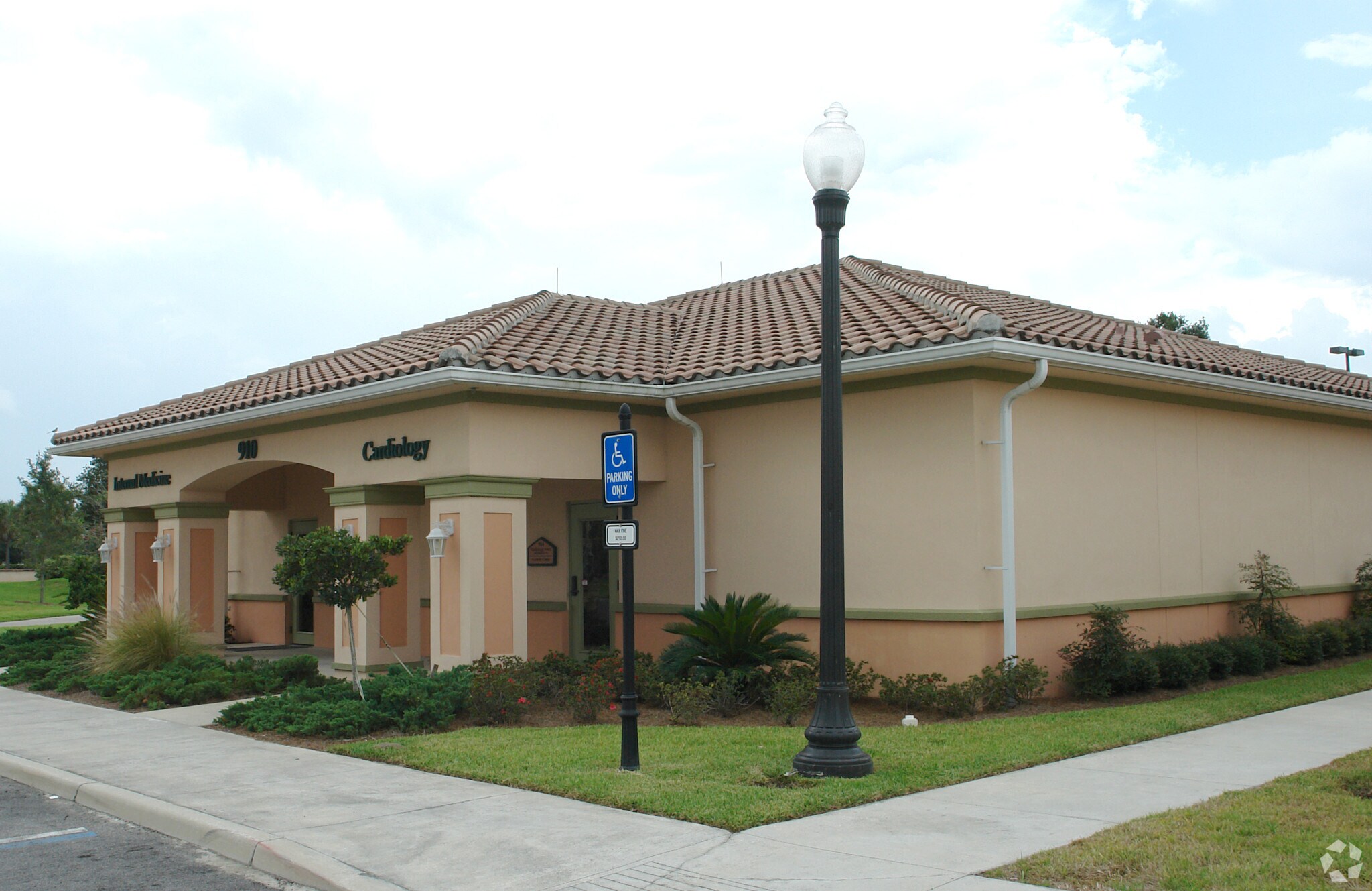1400 Us Highway 441, Lady Lake, FL for Rent
