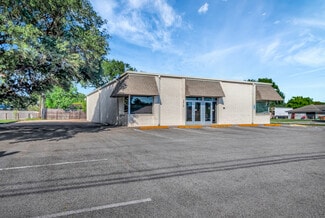 Victoria, TX Storefront Retail/Office - 3412 Sam Houston Dr
