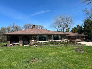 Crystal Lake, IL Assisted Livings - 5430 Hillside Rd