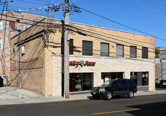 Woodstock, IL Retail - 119-121 Calhoun St