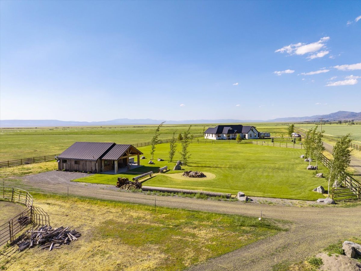 56087 US 395, Davis Creek, CA for Sale