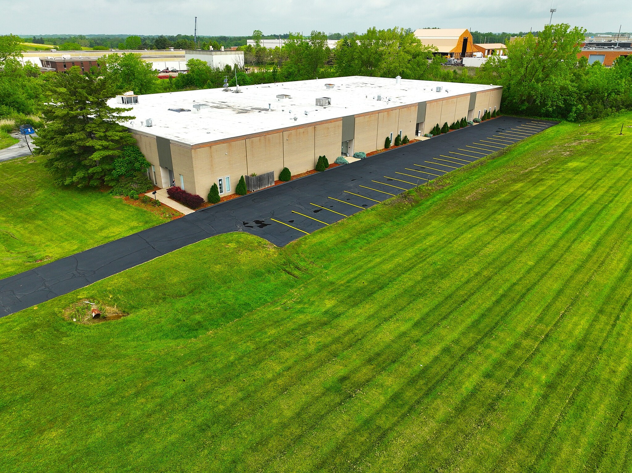 29601-29607 Hall St, Solon, OH for Rent